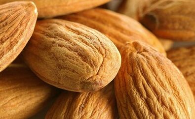 Walnut cocktail for the treatment of varicose veins